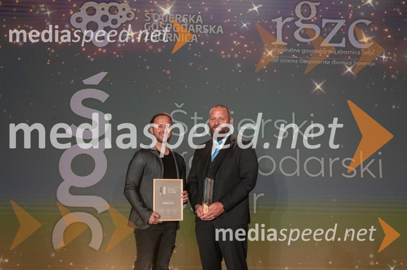  Davorin Gabrovec, Databox;  Peter Ladič, direktor, Intera d.o.o.Štajerski gospodarski oskar za leto 2022