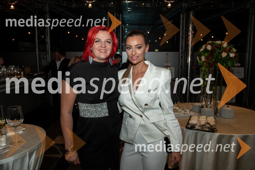  Nadja Jager Popović, ravnateljica, Srednja šola za oblikovanje Maribor;  Sara Bosnić , vodja marketinga, Maribor 24.siŠtajerski gospodarski oskar za leto 2022