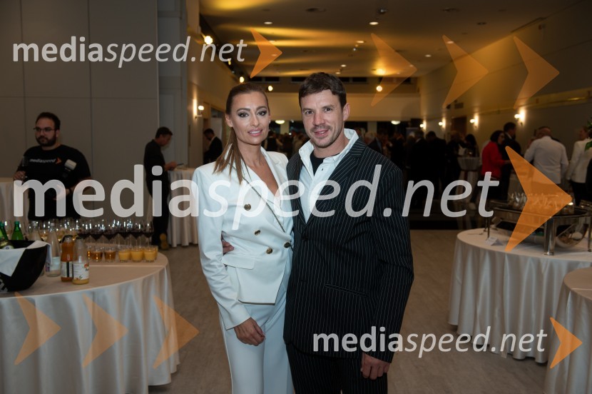  Sara Bosnić , vodja marketinga, Maribor 24.si;  Simon Marčič, voznika endura in cross countryja Štajerski gospodarski oskar za leto 2022