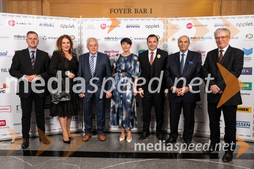 dr. Simon Rečnik, direktor Trdnih izdelkov in član uprave Leka d.d.;  Tatjana  Vogrinec Burgar, predsednica uprave, Elektro Maribor;  Gorazd  Bende, direktor Zavoda poslovno proizvodna cona Tezno; mag. Aleksandra Podgornik, direktorica, Štajerska gospodarska zbornica;  Zdenko Škraban, Vitoma PR; dr. Roman Glaser, častni predsednik, Štajerska gospodarska zbornica;  ... Štajerski gospodarski oskar za leto 2022