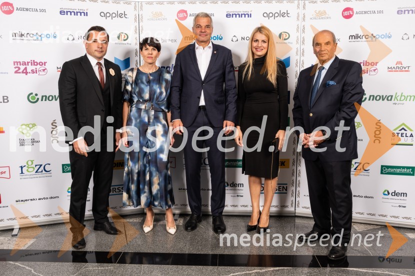  Zdenko Škraban, Vitoma PR; mag. Aleksandra Podgornik, direktorica, Štajerska gospodarska zbornica;  Aleksander Saša Arsenovič, župan, Mestna občina Maribor;  Katja Arsenovič, direktorica Rožmarin Hospitality Group; dr. Roman Glaser, častni predsednik, Štajerska gospodarska zbornicaŠtajerski gospodarski oskar za leto 2022