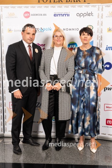  Zdenko Škraban, Vitoma PR;  Nada Marinković, Lasertehnik Maribor; mag. Aleksandra Podgornik, direktorica, Štajerska gospodarska zbornicaŠtajerski gospodarski oskar za leto 2022