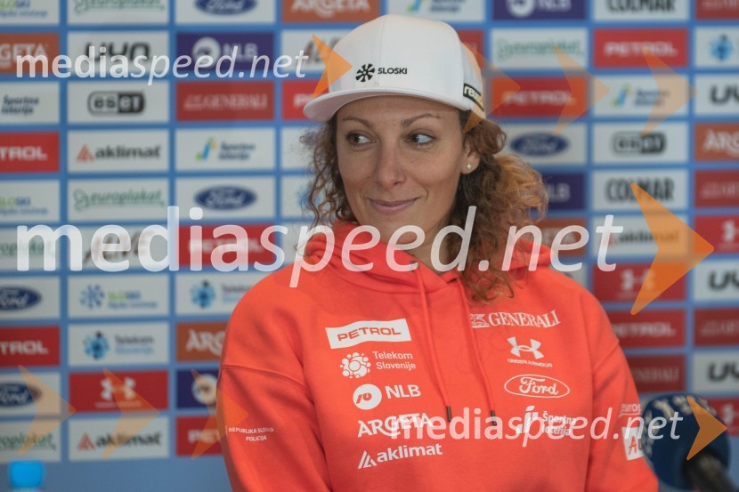  Ilka Štuhec, slovenska alpska smučarkaNovinarska konferenca slovenske alpske smučarke Ilke Štuhec