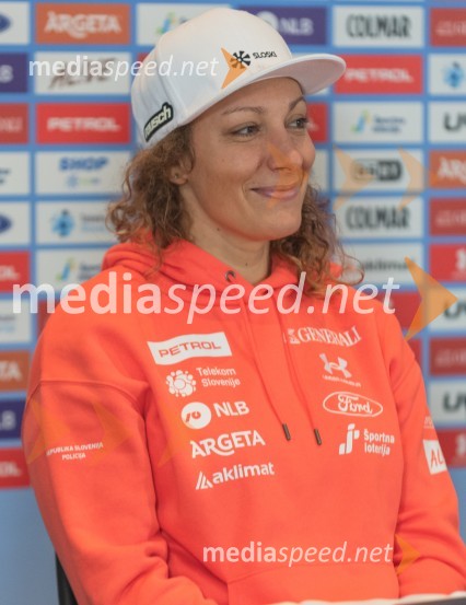  Ilka Štuhec, slovenska alpska smučarkaNovinarska konferenca slovenske alpske smučarke Ilke Štuhec