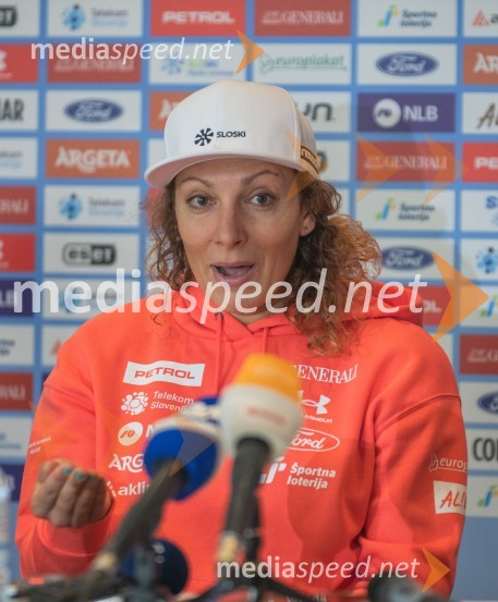  Ilka Štuhec, slovenska alpska smučarkaNovinarska konferenca slovenske alpske smučarke Ilke Štuhec