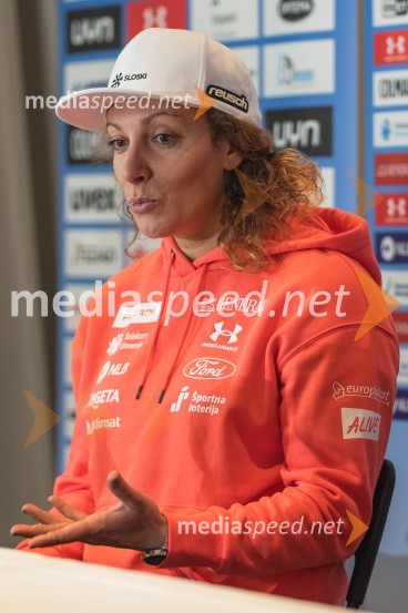  Ilka Štuhec, slovenska alpska smučarkaNovinarska konferenca slovenske alpske smučarke Ilke Štuhec