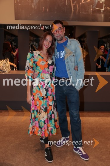  Klara Kastelec, igralka;  Matjaž Pograjc, režiserMala vrla viteza, premiera predstave, Lutkovno gledališče Ljubljana