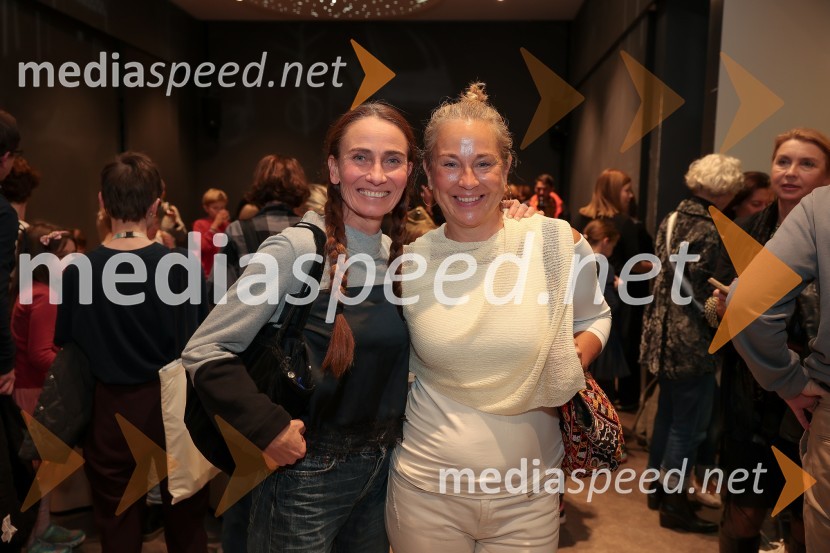  Alenka Tetičkovič, igralka;  Nina Ivanič, igralkaMala vrla viteza, premiera predstave, Lutkovno gledališče Ljubljana