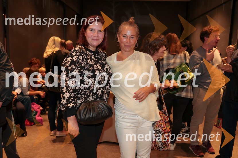  Teja Pelko, novinarka, Svet24;  Nina Ivanič, igralkaMala vrla viteza, premiera predstave, Lutkovno gledališče Ljubljana