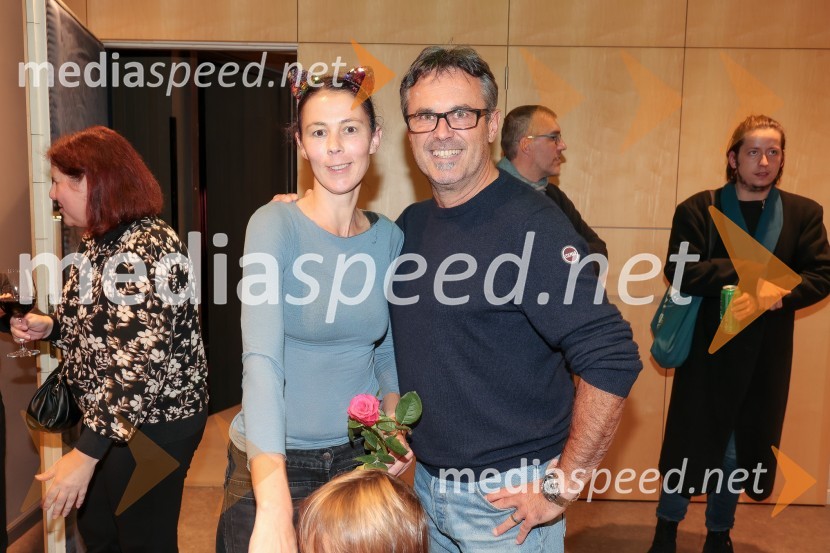  Ajda  Toman, dramska igralka-animatorka;  Jernej Kuntner, igralecMala vrla viteza, premiera predstave, Lutkovno gledališče Ljubljana