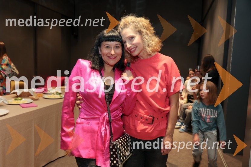  Aja Kobe, igralka;  Jelena Proković, kostumografinja, JSPMala vrla viteza, premiera predstave, Lutkovno gledališče Ljubljana