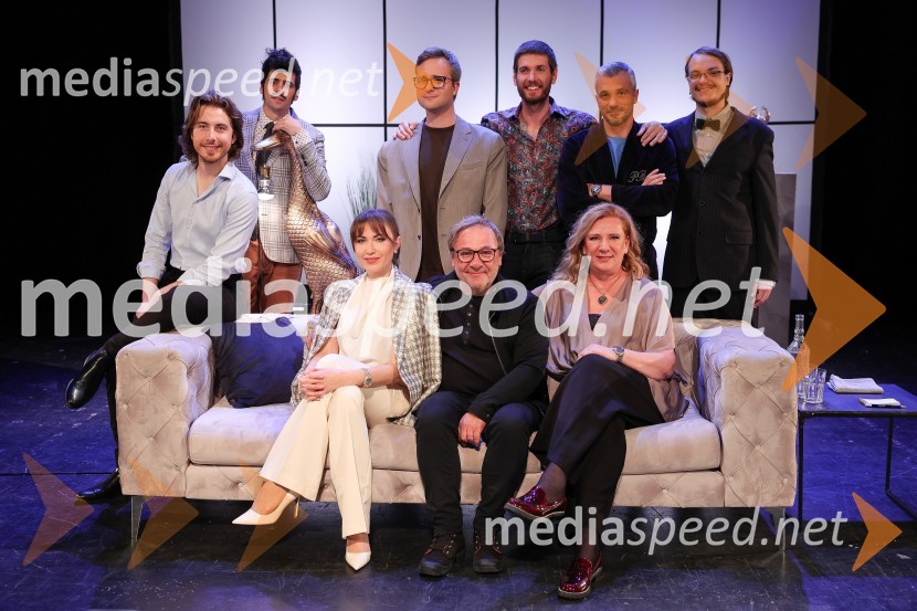  ... ;  Jernej Kogovšek, igralec;  Maja Martina Merljak, igralka;  Gregor Podričnik, igralec;  Bojan Emeršič, igralec;  Robert Korošec, igralec;  Urša Alič, direktorica, Špas teater;  Primož Vrhovec, igralec;  ... Večerja bedakov