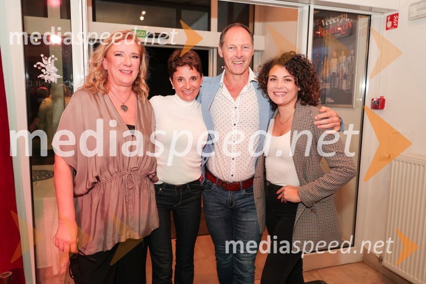  Urša Alič, direktorica, Špas teater;  Andreja Potrebuješ;  Jože Potrebuješ, skupina Čuki;  ... Večerja bedakov