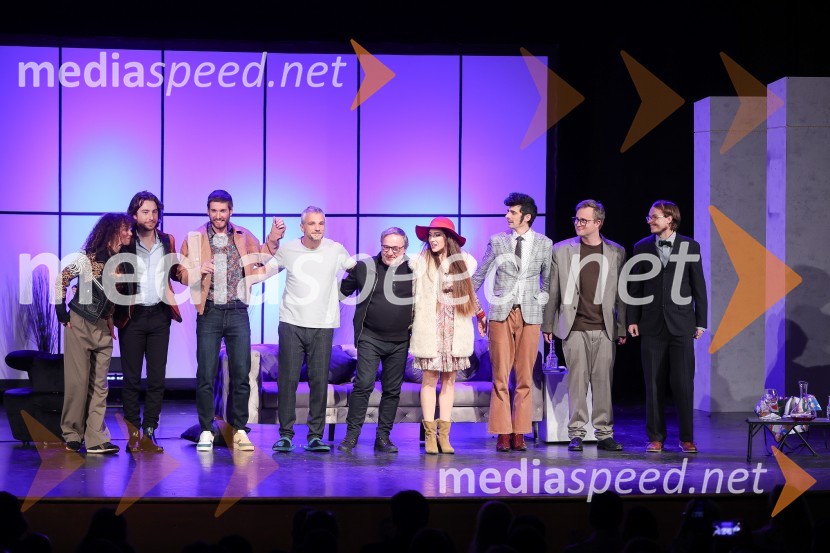  ... ;  ... ;  Robert Korošec, igralec;  Primož Vrhovec, igralec;  Bojan Emeršič, igralec;  Maja Martina Merljak, igralka;  Jernej Kogovšek, igralec;  Gregor Podričnik, igralec;  ... Večerja bedakov