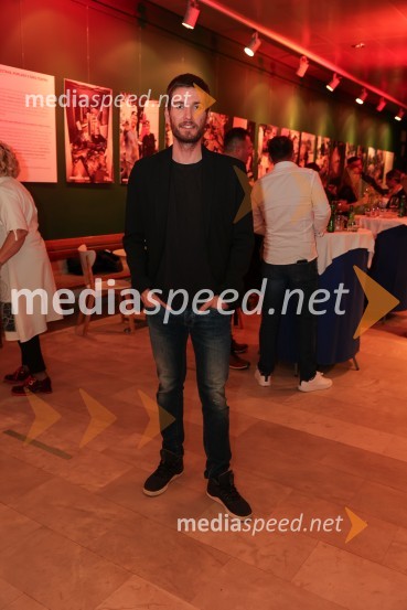  Robert Korošec, igralecVečerja bedakov