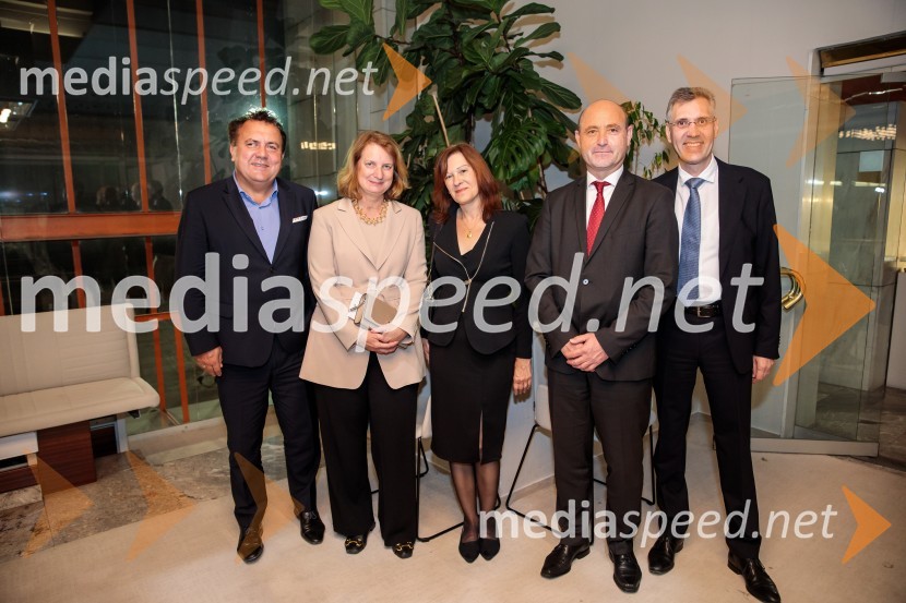  Jan Nast, intendant orkestra Dunajskih simfonikov; mag. Elisabeth Ellison-Kramer, avstrijska veleposlanica v Sloveniji;  ... ;  ... ;  Winfried RochDunajski simfoniki, koncert v Cankarjevem domu