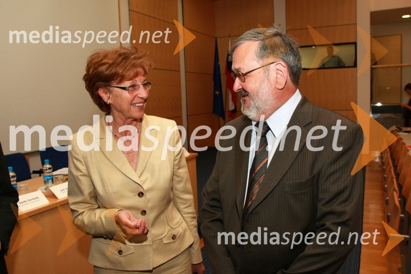 Prof. dr. Andreja Kocijančič, rektorica Univerze v Ljubljani in prof. dr. Igor Tičar, dekan Fakultete za elektrotehniko, računalništvo in informatiko Univerze v MariboruUniverza v Mariboru, posvet o predlogu Zakona o univerzi
