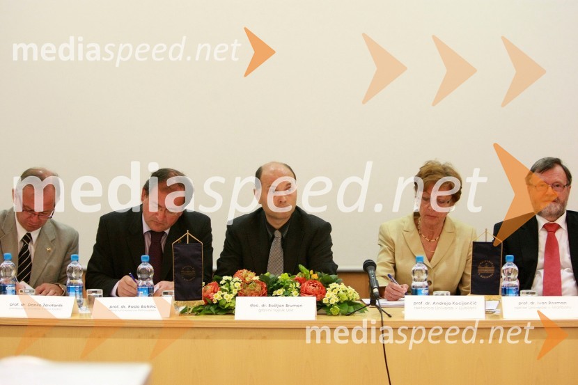 Prof. dr. Danilo Zavrtanik, predsednik Univerze v Novi Gorici, prof. dr. Rado Bohinc, rektor Univerze na Primorskem, Boštjan Brumen, glavni tajnik Univerze v Mariboru, prof. dr. Andreja Kocijančič, rektorica Univerze v Ljubljani in prof. dr. Ivan Rozman, rektor Univerze v MariboruUniverza v Mariboru, posvet o predlogu Zakona o univerzi
