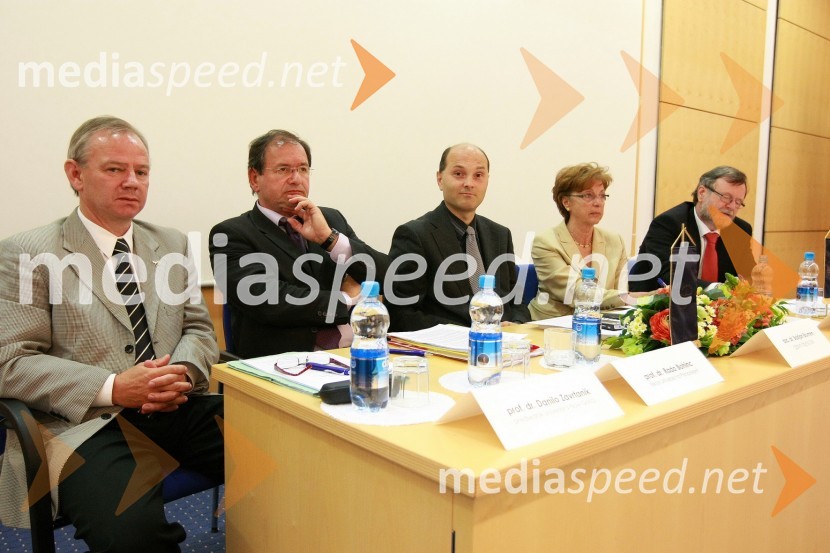 Prof. dr. Danilo Zavrtanik, predsednik Univerze v Novi Gorici, prof. dr. Rado Bohinc, rektor Univerze na Primorskem, Boštjan Brumen, glavni tajnik Univerze v Mariboru, prof. dr. Andreja Kocijančič, rektorica Univerze v Ljubljani in prof. dr. Ivan Rozman, rektor Univerze v MariboruUniverza v Mariboru, posvet o predlogu Zakona o univerzi