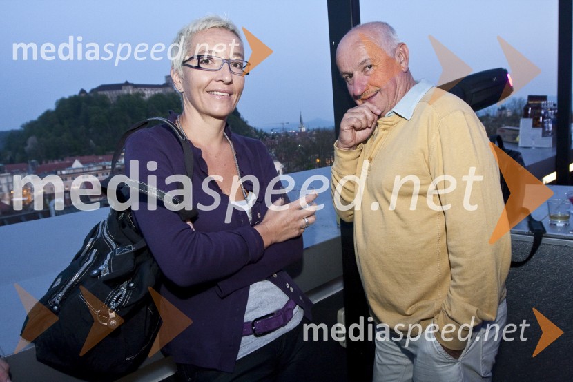 Alenka Žavbi, fotografinja in novinarka ter Aleksander Lucu - Luc, novinarOtvoritev lokala TOP Eat&Party v Nami (nekdanja diskoteka Global)