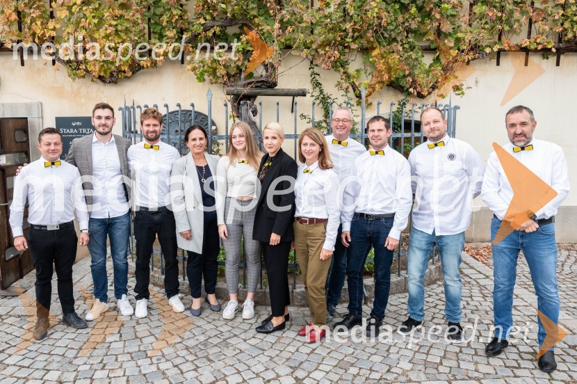  Samo Krajnc, Vino Krajnc;  Adam  Valdhuber, Vino Valdhuber;  Domen Jaunik, Vina Jaunik;  Leonida Gregorič, vodja laboratorija, Kmetijsko gozdarski zavod Maribor;  Davida Hafner, Vinarstvo Hafner;  Natalija Cvetko, Mediaspeed d.o.o.;  Amadeja Tacer, Radgonske gorice d.d.;  Gregor Mulec, Vinogradništvo Mulec;  Matija Jergič, Hiša vin Emino;  Igor Domadenik, Puklavec Family wines, d.o.o.;  Borut  Cvetko, kreativni direktor, Mediaspeed d.o.o.Salon štajerskih mladih vin Pubec letos ponovno v Mariboru in Ljubljani
