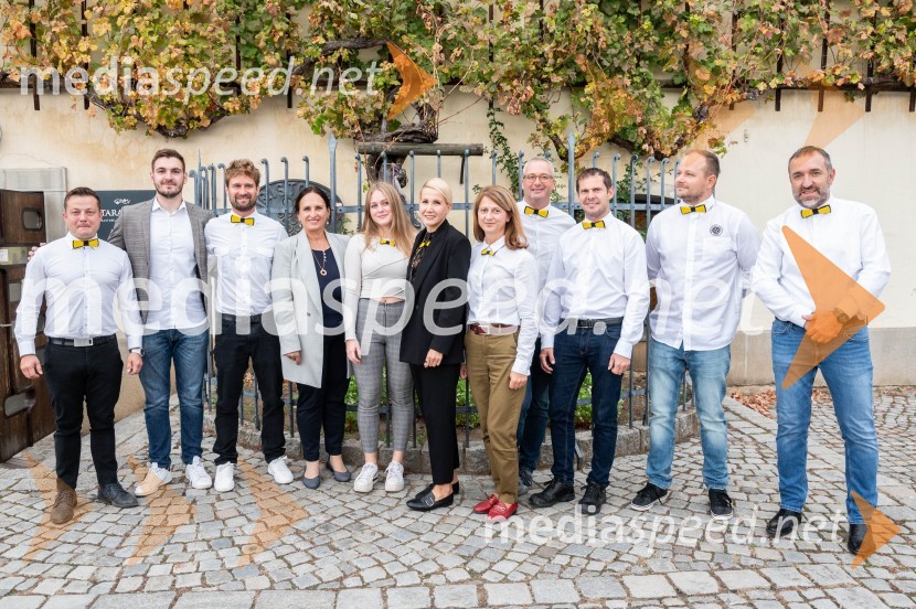  Samo Krajnc, Vino Krajnc;  Adam  Valdhuber, Vino Valdhuber;  Domen Jaunik, Vina Jaunik;  Leonida Gregorič, vodja laboratorija, Kmetijsko gozdarski zavod Maribor;  Davida Hafner, Vinarstvo Hafner;  Natalija Cvetko, Mediaspeed d.o.o.;  Amadeja Tacer, Radgonske gorice d.d.;  Gregor Mulec, Vinogradništvo Mulec;  Matija Jergič, Hiša vin Emino;  Igor Domadenik, Puklavec Family wines, d.o.o.;  Borut  Cvetko, kreativni direktor, Mediaspeed d.o.o.Salon štajerskih mladih vin Pubec letos ponovno v Mariboru in Ljubljani