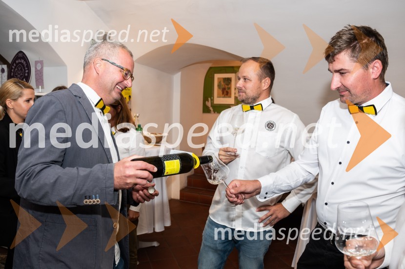  Gregor Mulec, Vinogradništvo Mulec;  Igor Domadenik, Puklavec Family wines, d.o.o.;  Sandi  Fleisinger, Kmetija FleisingerSalon štajerskih mladih vin Pubec letos ponovno v Mariboru in Ljubljani
