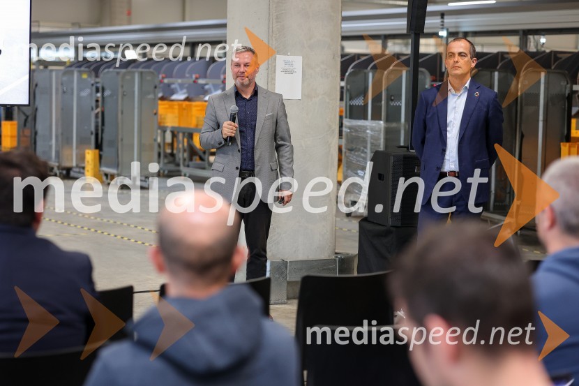  ... ;  Gregor  Mauko, direktor Toyota SlovenijaPredstavitev Toyotinega gospodarskega programa