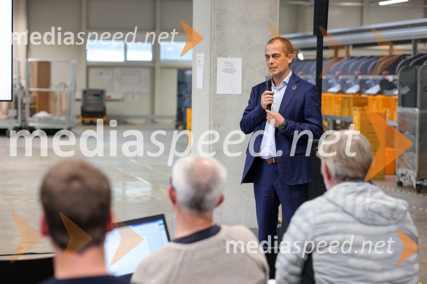  Gregor  Mauko, direktor Toyota SlovenijaPredstavitev Toyotinega gospodarskega programa