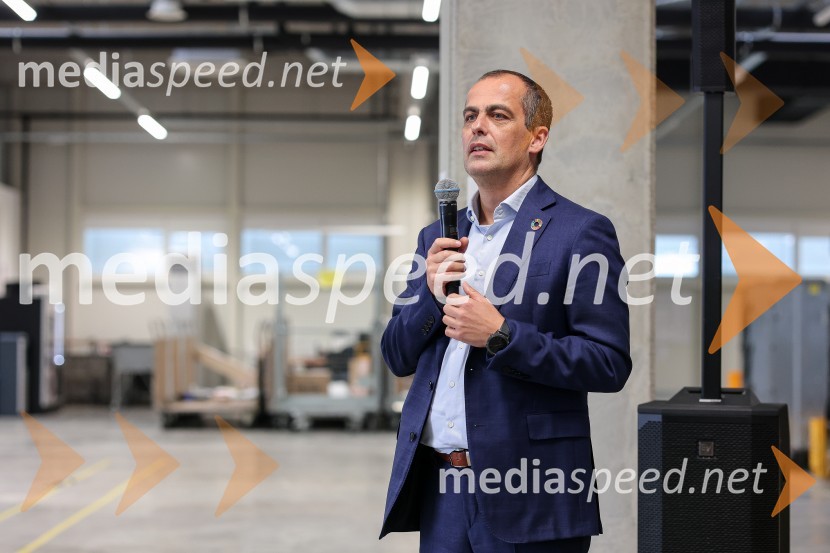  Gregor  Mauko, direktor Toyota SlovenijaPredstavitev Toyotinega gospodarskega programa