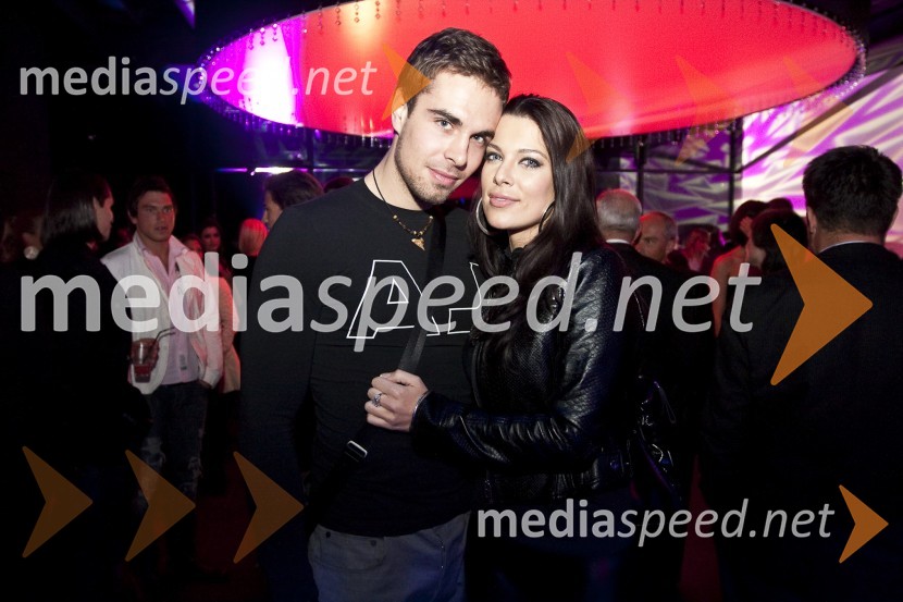 Iris Mulej, Miss Slovenije 2006 in njen fant Črt Slavec, fotografOtvoritev lokala TOP Eat&Party v Nami (nekdanja diskoteka Global)