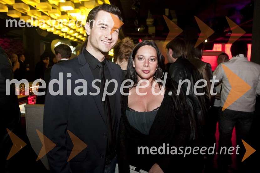 Gregor Bolčina, radijski voditelj na Radiu 1 in Veronika Žajdela, radijska in tv voditeljicaOtvoritev lokala TOP Eat&Party v Nami (nekdanja diskoteka Global)