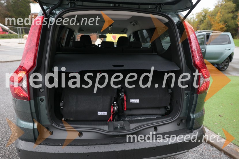 Dacia dan s predstavitvijo vozila Dacia Bigster