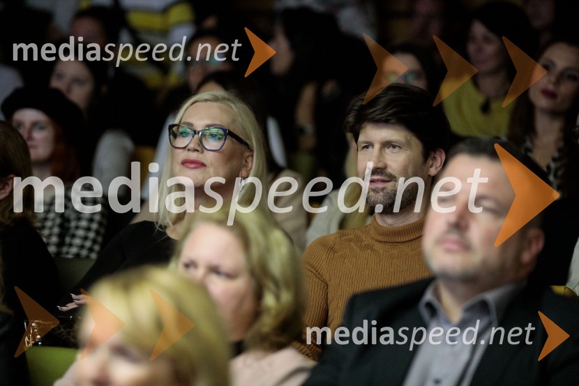  Christa Žentiily - Salomé;  Tomaž Mihelič - Marlenna, član skupine SestrePredstavitev knjige Nine Osenar, V objemu življenja