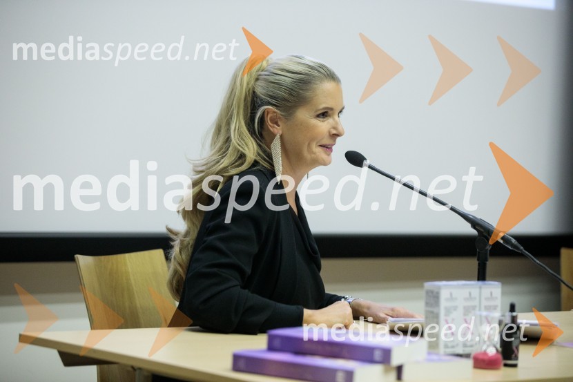  Bernarda Žarn, voditeljicaPredstavitev knjige Nine Osenar, V objemu življenja