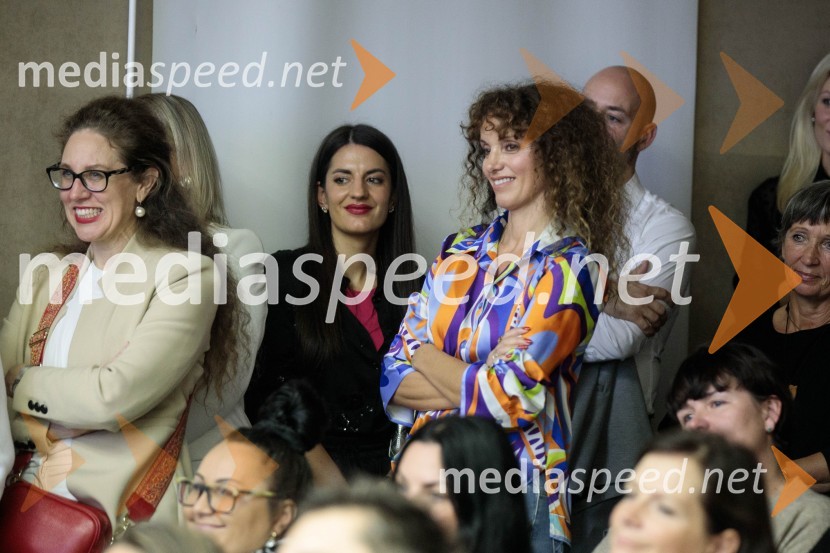  ... ;  Metka Albreht, stilistka ter maratonkaPredstavitev knjige Nine Osenar, V objemu življenja