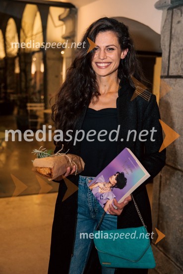  Nataša Naneva, manekenkaPredstavitev knjige Nine Osenar, V objemu življenja