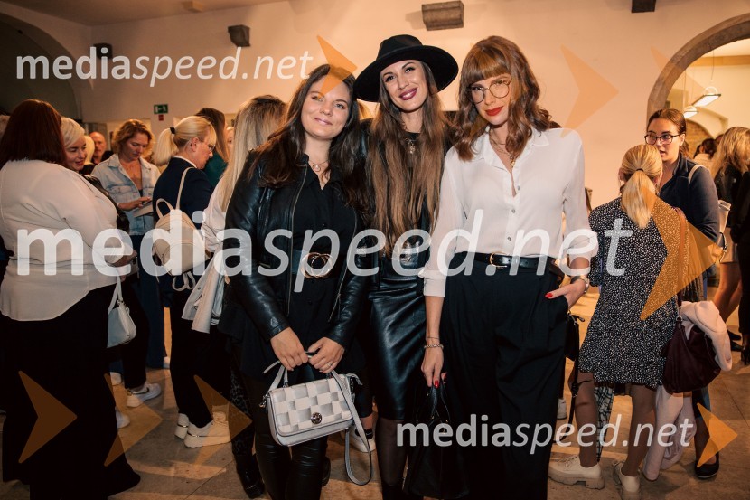  ... ;  Tara Zupančič, voditeljica;  ... Predstavitev knjige Nine Osenar, V objemu življenja