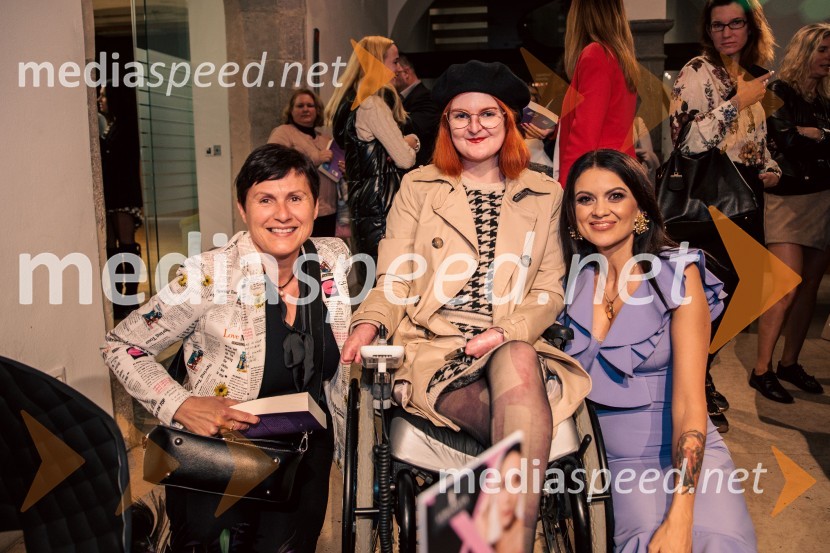  ... ;  ... ;  Nina Osenar Kontrec, pevka, voditeljica, modelPredstavitev knjige Nine Osenar, V objemu življenja