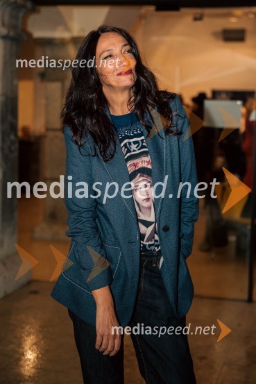  Vesna Milek, novinarka in publicistkaPredstavitev knjige Nine Osenar, V objemu življenja