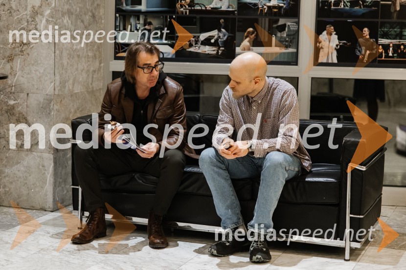  Aleksandar  Popovski, režiser, umetniški direktor Drame SNG Maribor;  ... George Kaplan, premiera satirične komedije v SNG Nova Gorica