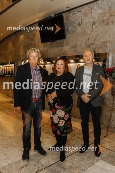  Marij Čuk, gledališki kritik, pesnik, pisatelj;  Maja Jerman Bratec, upokojena direktorica SNG Nova Gorica;  Bojan BratecGeorge Kaplan, premiera satirične komedije v SNG Nova Gorica