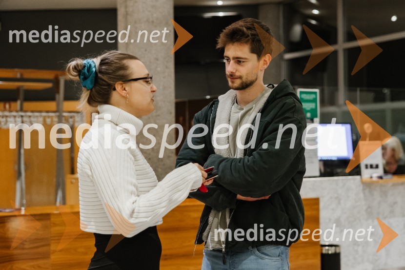  Tereza  Gregorič, dramaturginja;  Matej Zemljič, igralecGeorge Kaplan, premiera satirične komedije v SNG Nova Gorica