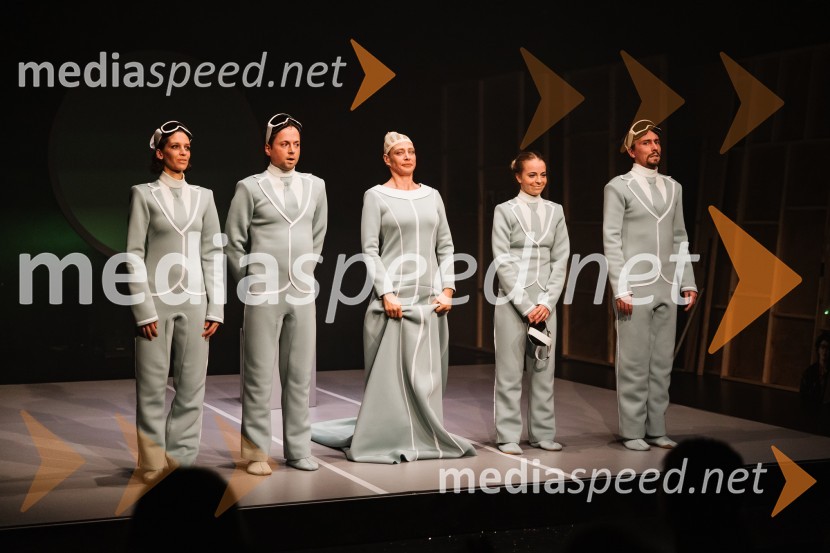  Medea Novak, igralka;  Andrej Zalesjak, igralec;  Tina Skvarča, igralka;  Lara Fortuna, igralka;  Jure Kopušar, igralecGeorge Kaplan, premiera satirične komedije v SNG Nova Gorica