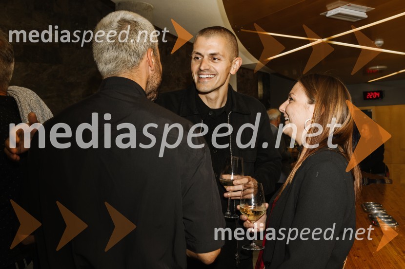  Đorđe Nešović, režiserGeorge Kaplan, premiera satirične komedije v SNG Nova Gorica