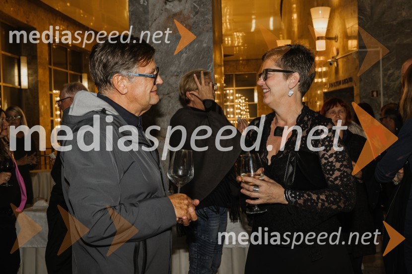  ... ;  Mirjam Drnovšček, direktorica, SNG Nova GoricaGeorge Kaplan, premiera satirične komedije v SNG Nova Gorica