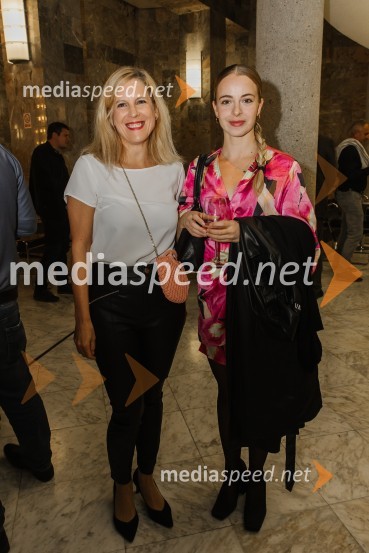  Metka Sulič, odnosi z javnostjo SNG Nova Gorica;  Lara Fortuna, igralkaGeorge Kaplan, premiera satirične komedije v SNG Nova Gorica