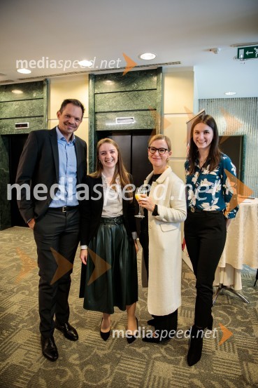  ... ;  Špela Drobnič Rener, Britansko-slovenska gospodarska zbornica;  Barbara Navala, Britansko veleposlaništvo v Sloveniji;  ... Čaj z razlogom: Kaj se lahko poslovneži naučijo od športa?