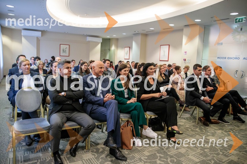  Božo  Černila, direktor, Trimo;  Miro Cepec, glavni operativni direktor SKB banke;  Melanija Šober;  Simona Špilak, direktorica, BOC InstituteČaj z razlogom: Kaj se lahko poslovneži naučijo od športa?