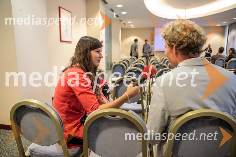  ... ;  Tom Livingstone, svetovno znani alpinist in avtorČaj z razlogom: Kaj se lahko poslovneži naučijo od športa?